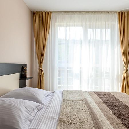 Casa Ramino Hotel Busteni Ngoại thất bức ảnh