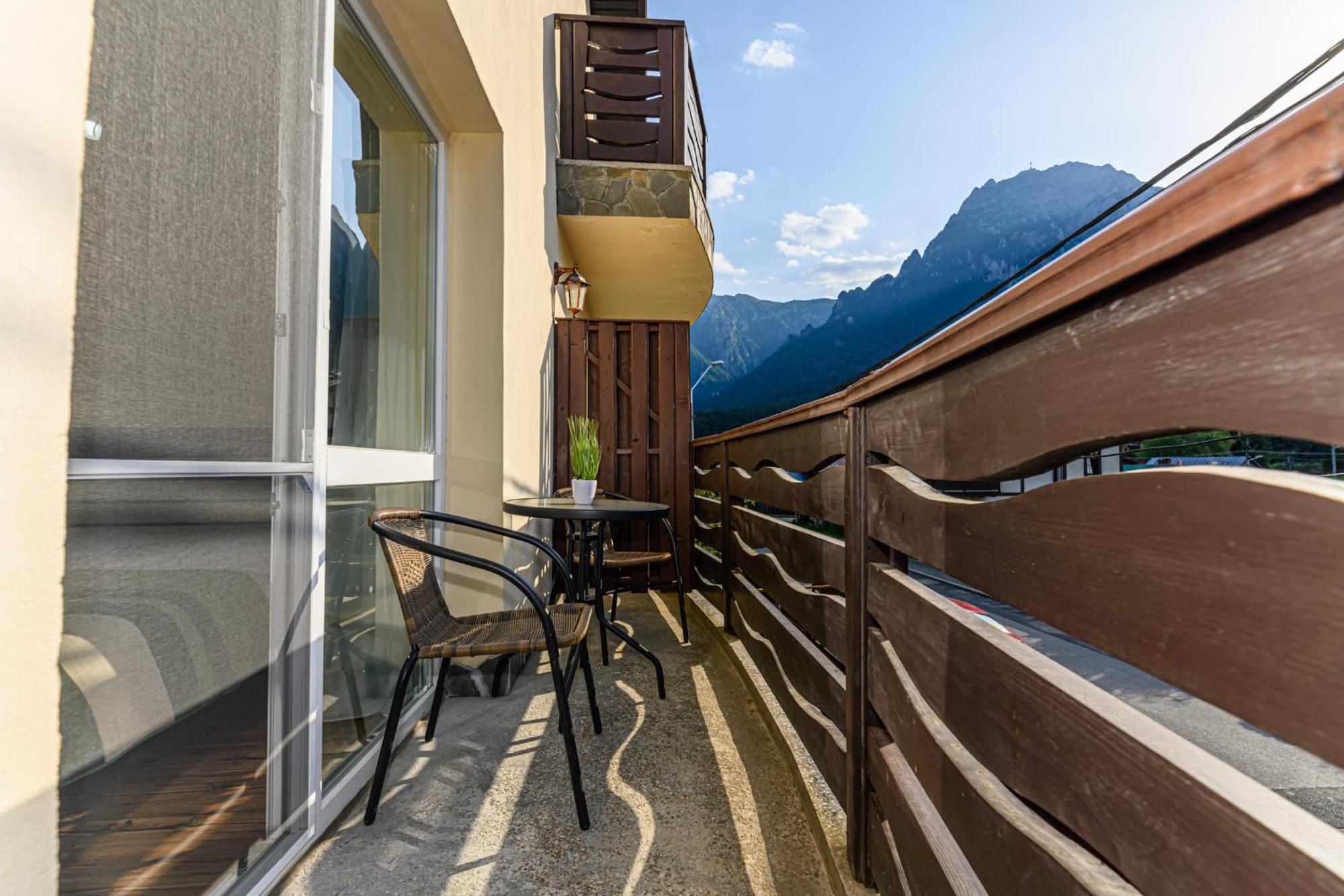 Casa Ramino Hotel Busteni Ngoại thất bức ảnh