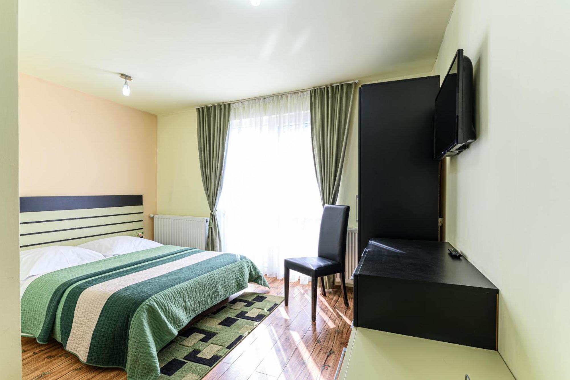 Casa Ramino Hotel Busteni Ngoại thất bức ảnh