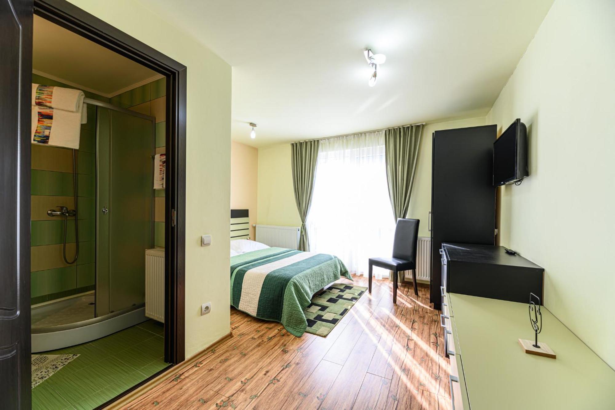 Casa Ramino Hotel Busteni Ngoại thất bức ảnh