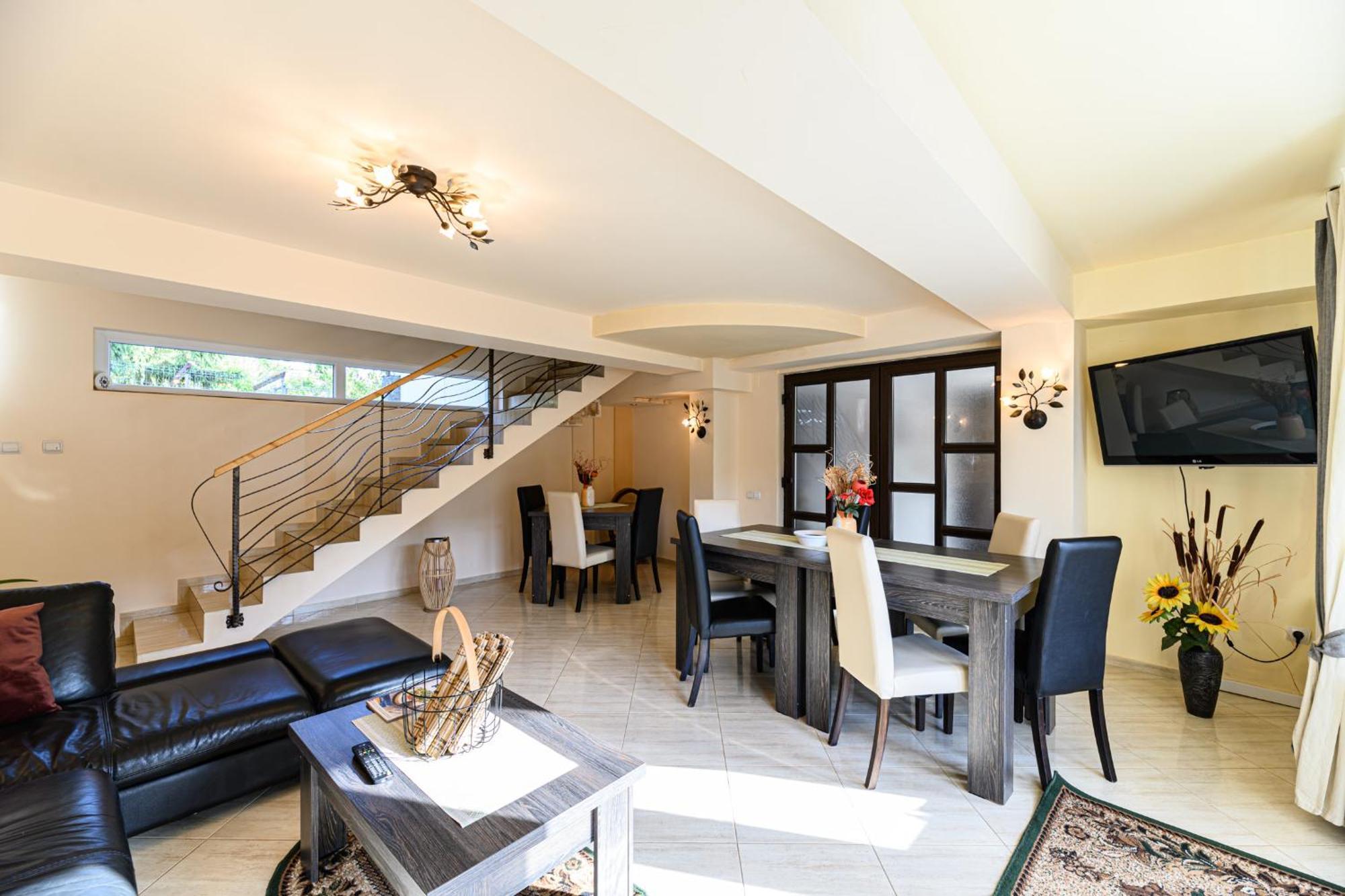 Casa Ramino Hotel Busteni Ngoại thất bức ảnh