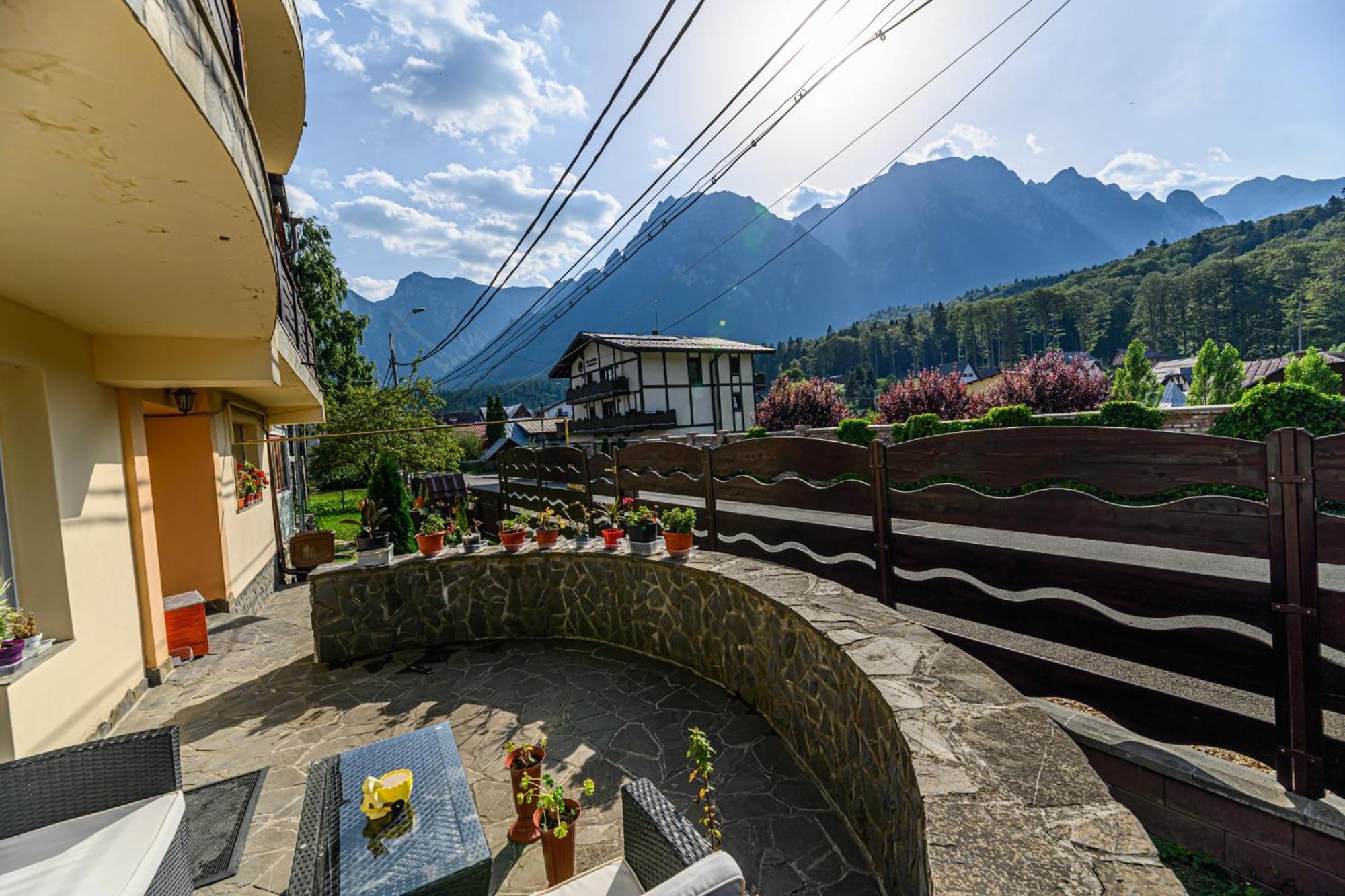 Casa Ramino Hotel Busteni Ngoại thất bức ảnh