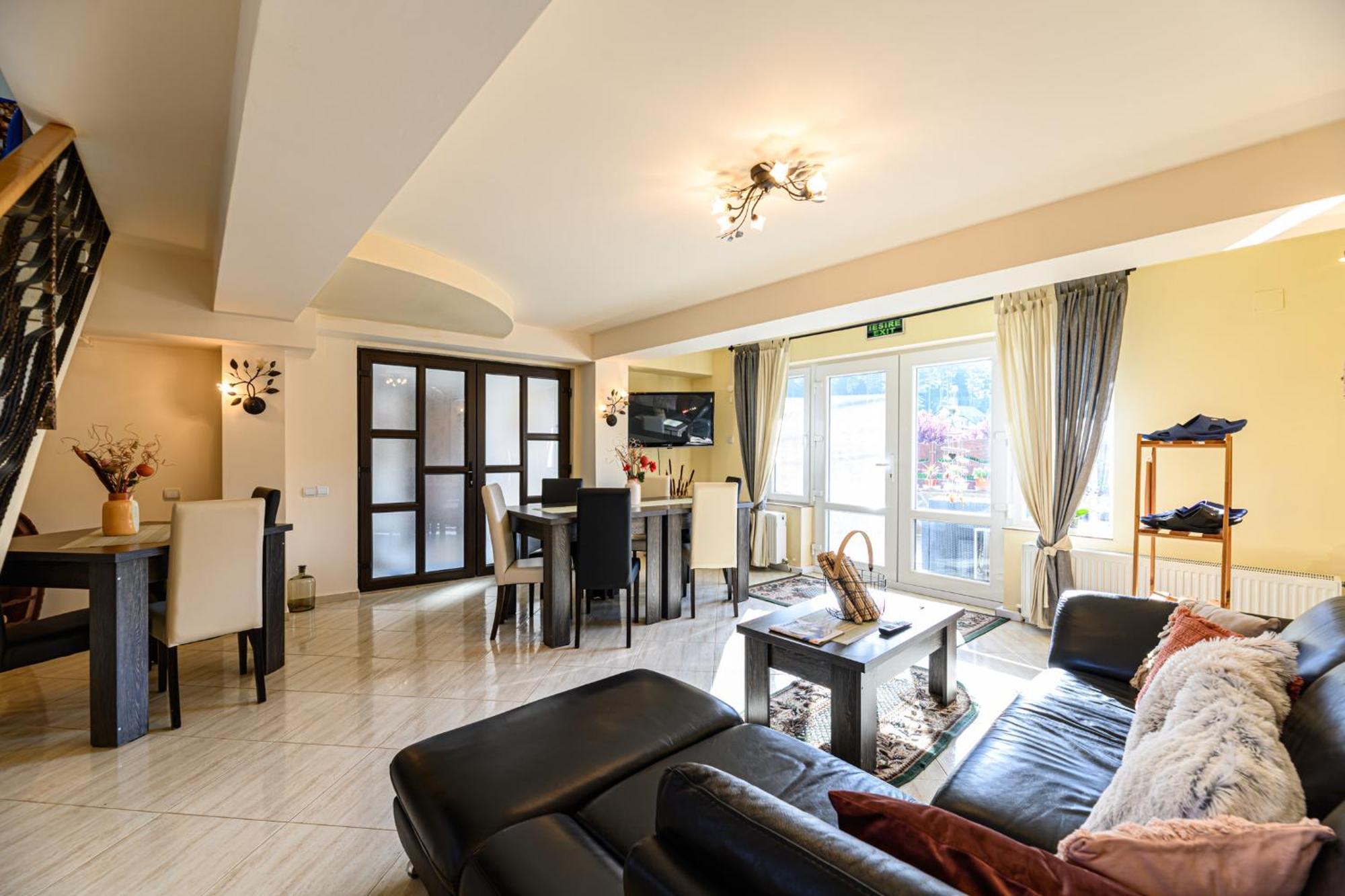 Casa Ramino Hotel Busteni Ngoại thất bức ảnh