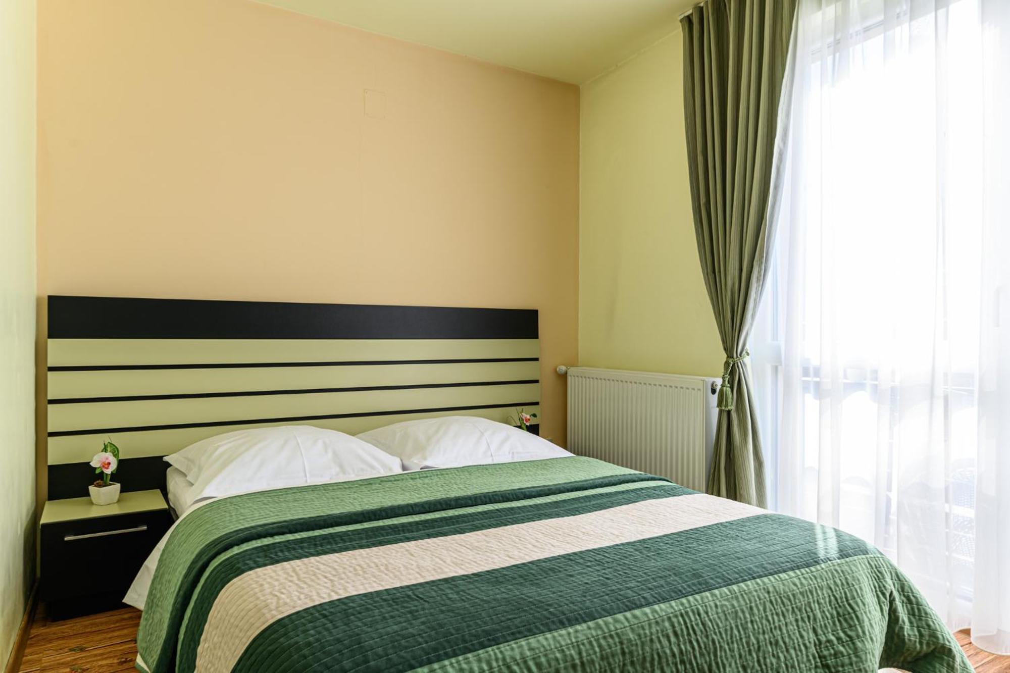 Casa Ramino Hotel Busteni Ngoại thất bức ảnh