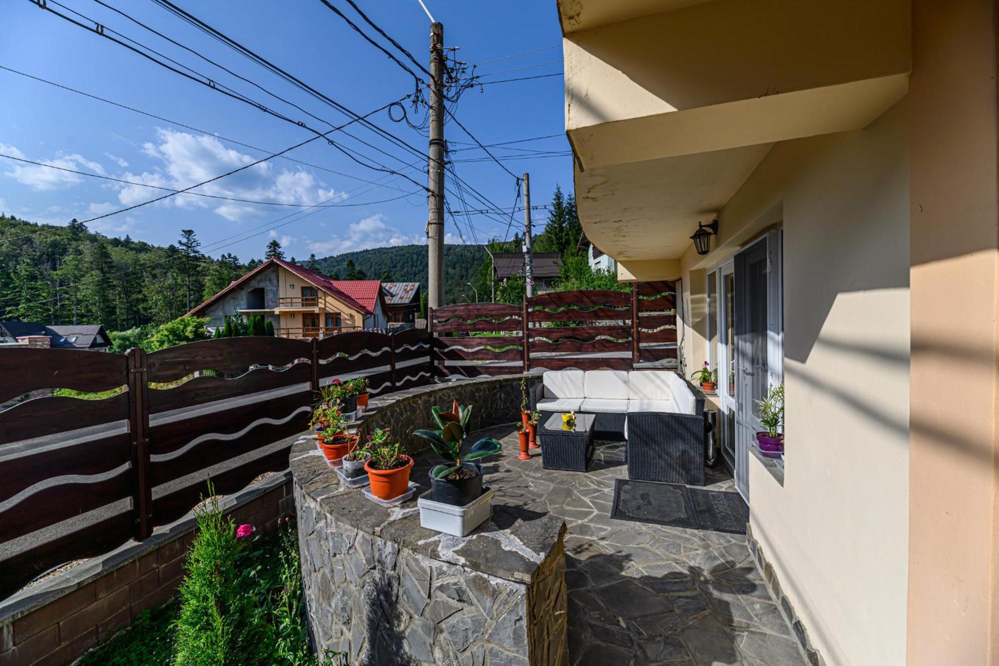 Casa Ramino Hotel Busteni Ngoại thất bức ảnh