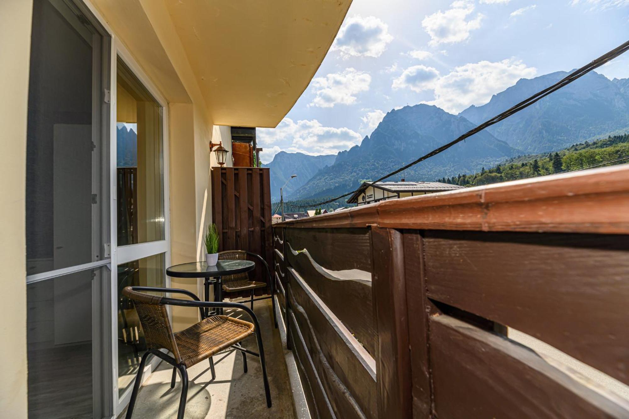 Casa Ramino Hotel Busteni Ngoại thất bức ảnh