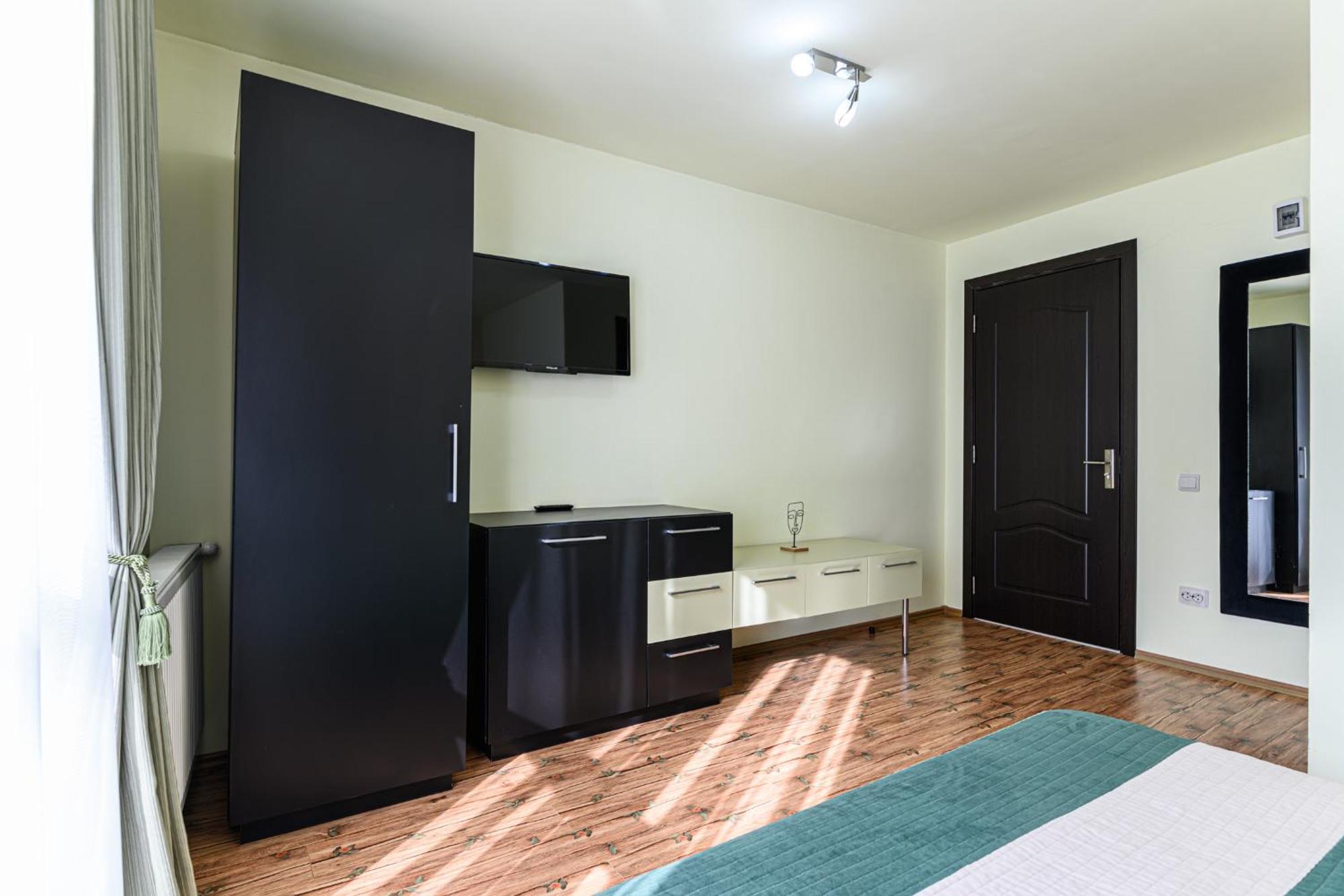 Casa Ramino Hotel Busteni Ngoại thất bức ảnh