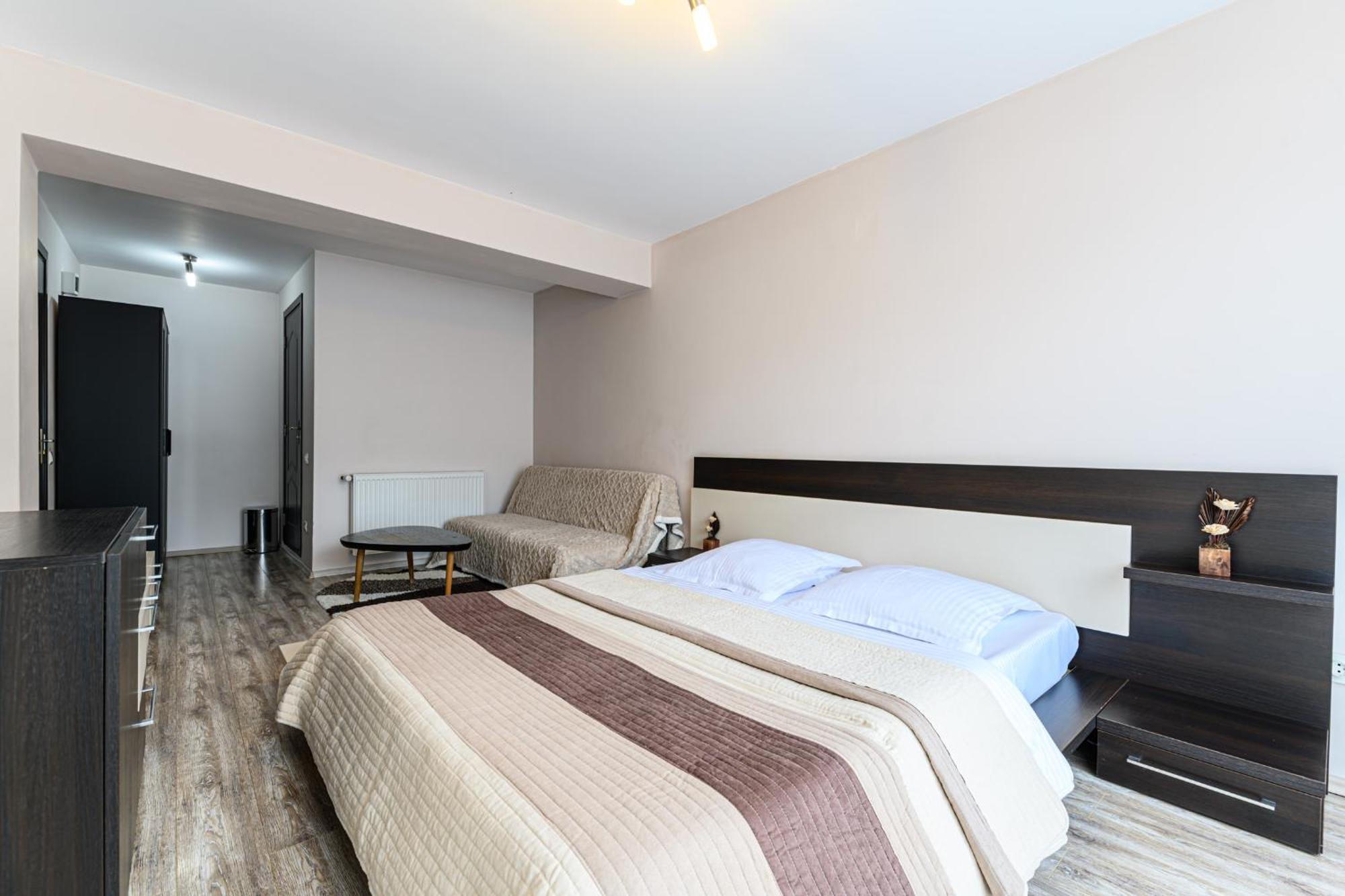 Casa Ramino Hotel Busteni Ngoại thất bức ảnh