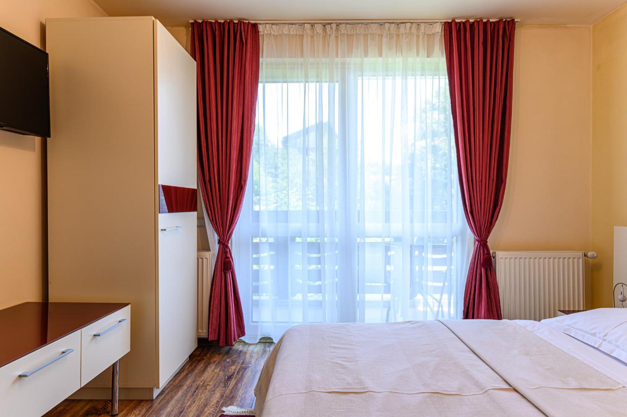 Casa Ramino Hotel Busteni Ngoại thất bức ảnh