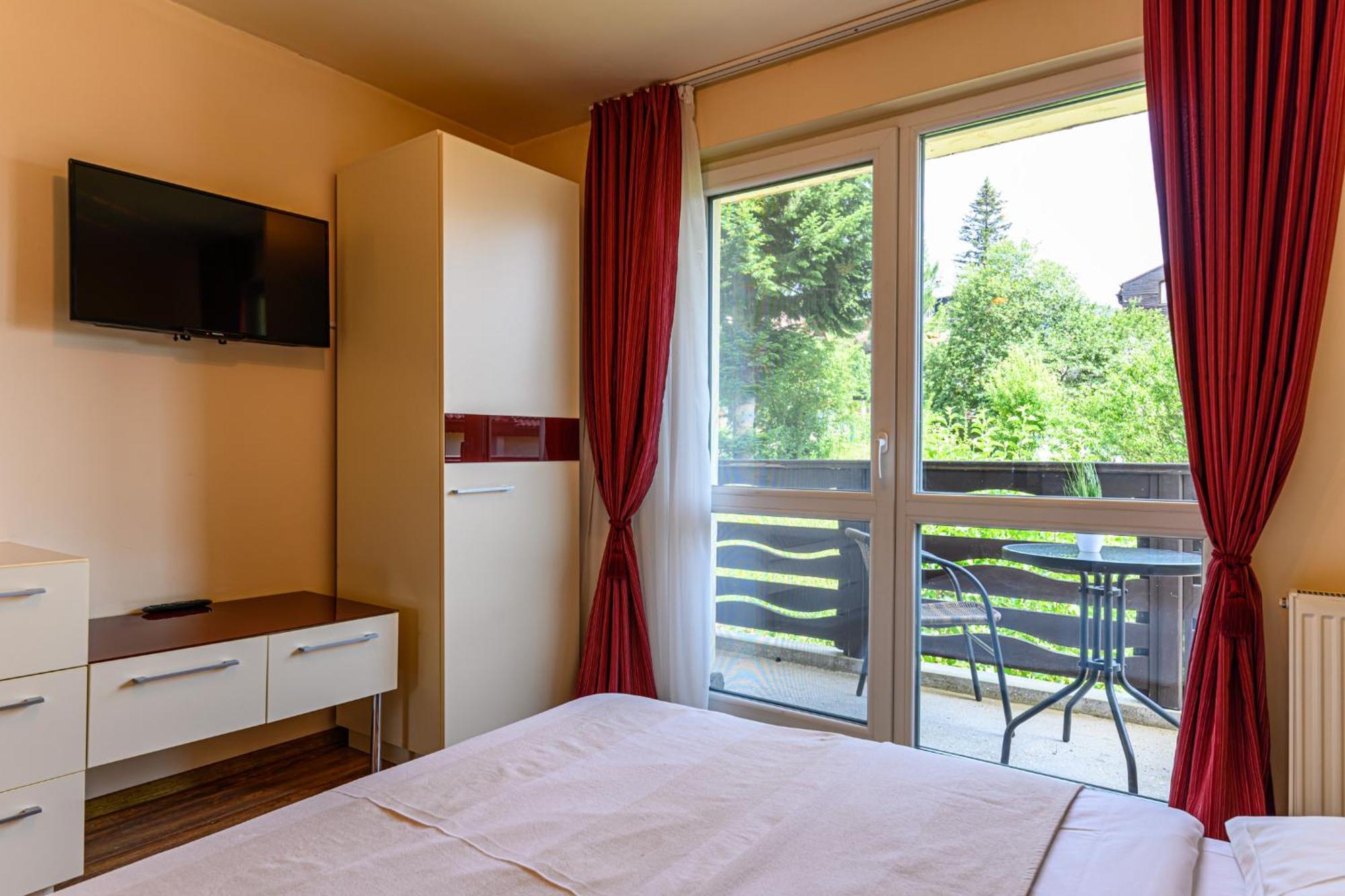 Casa Ramino Hotel Busteni Ngoại thất bức ảnh